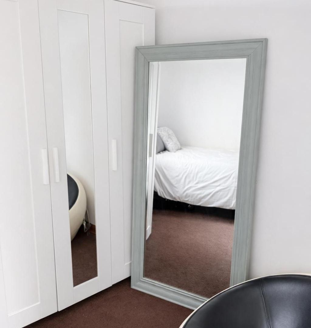 Location! Location! 2bd 1bth Spacious Apartment! Apartment *