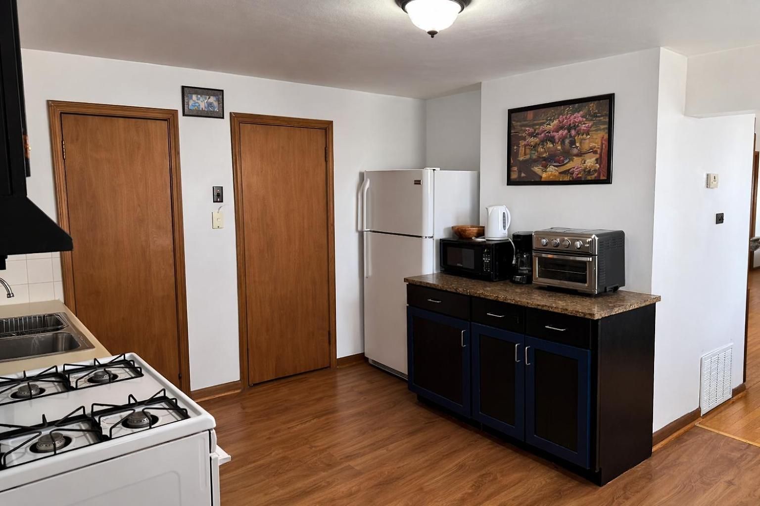 Apartment Location! Location! 2bd 1bth Spacious Apartment! Chicago