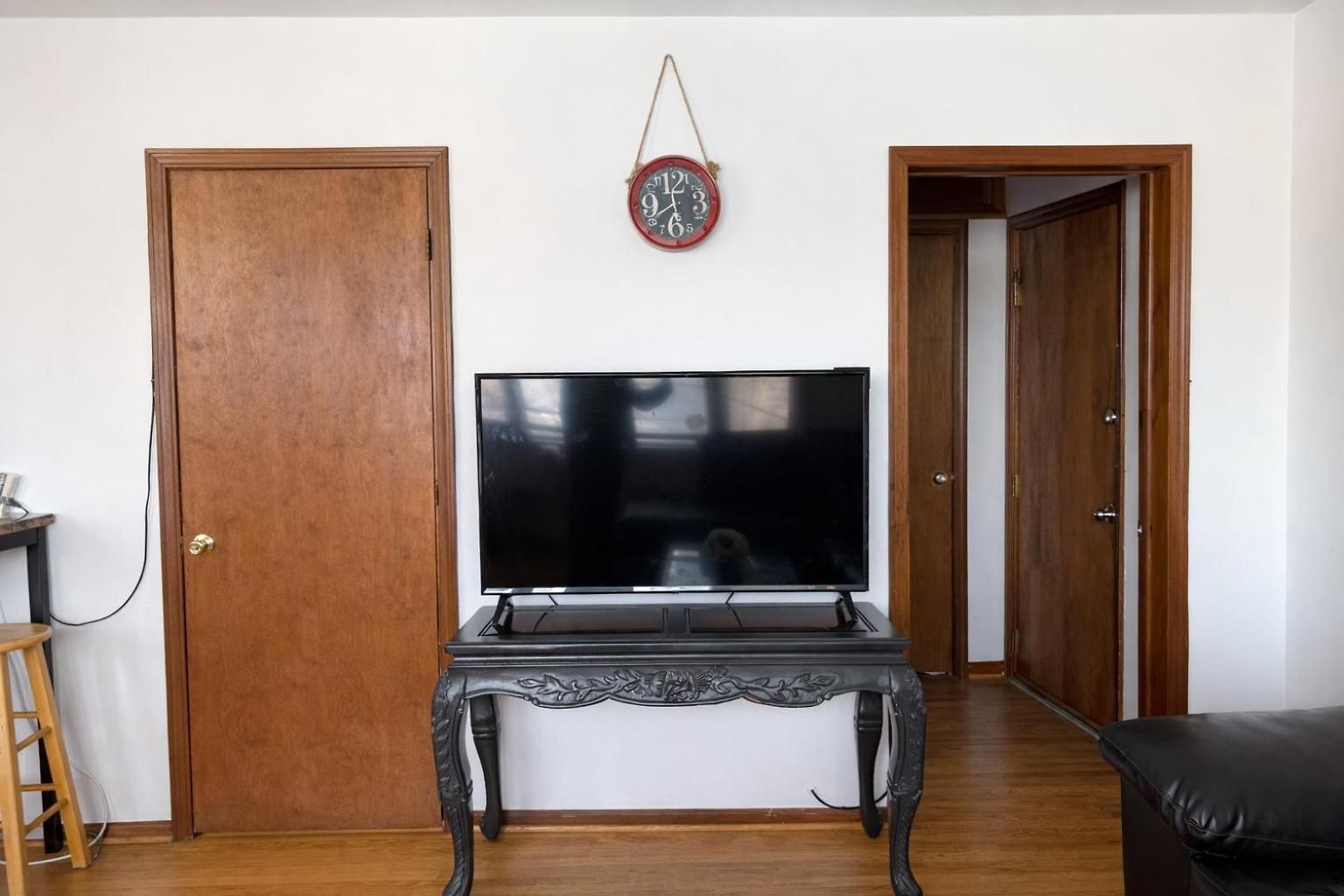 Location! Location! 2bd 1bth Spacious Apartment! Apartment