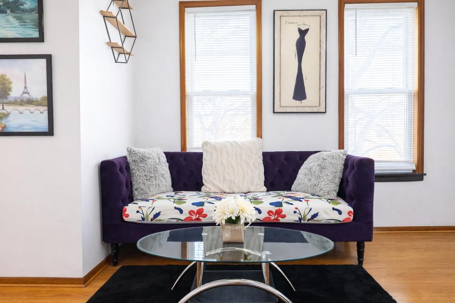 Apartment Location! Location! 2bd 1bth Spacious Apartment! *