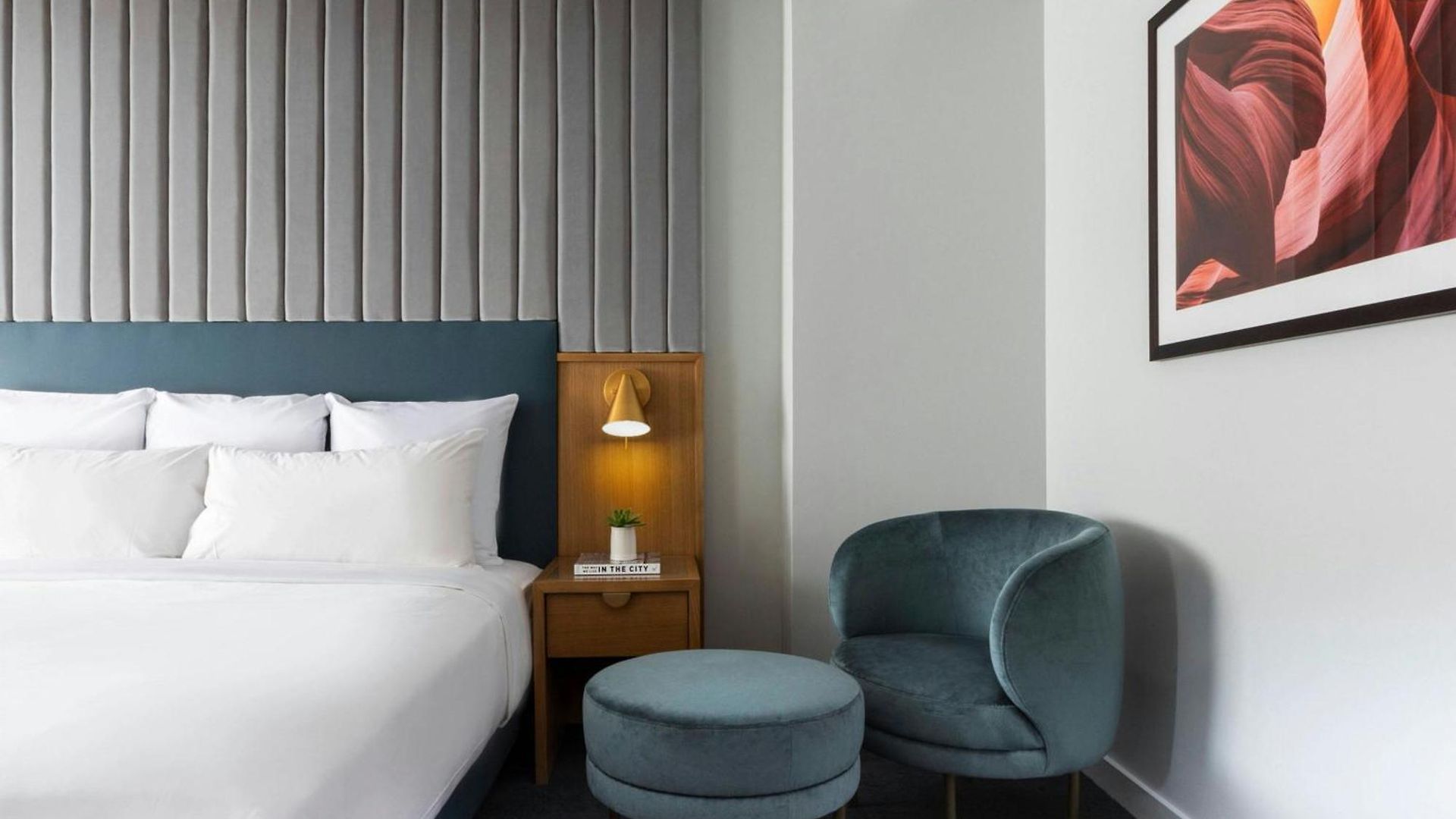 Hotel 55 Downtown 4*