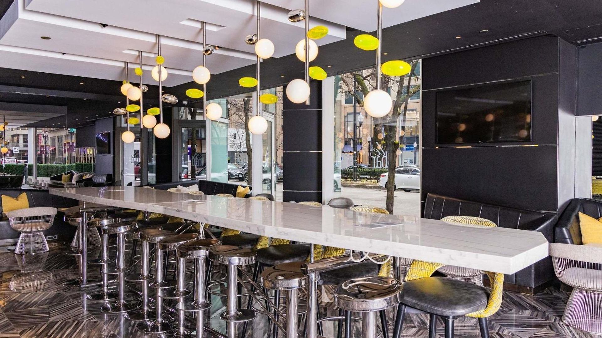Sofitel Magnificent Mile 5*
