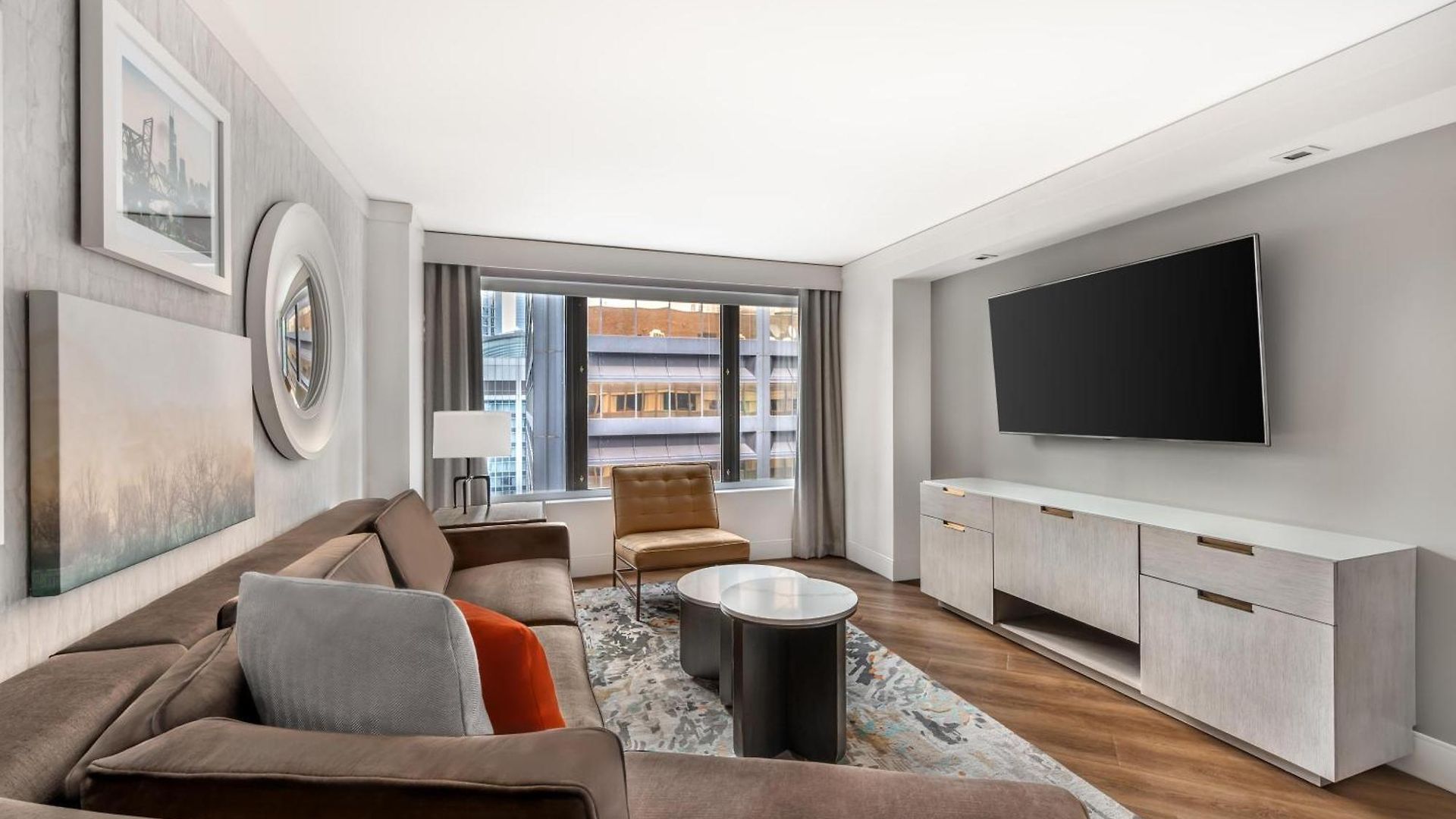 Hilton Grand Vacations Club Magnificent Mile Hotel Chicago