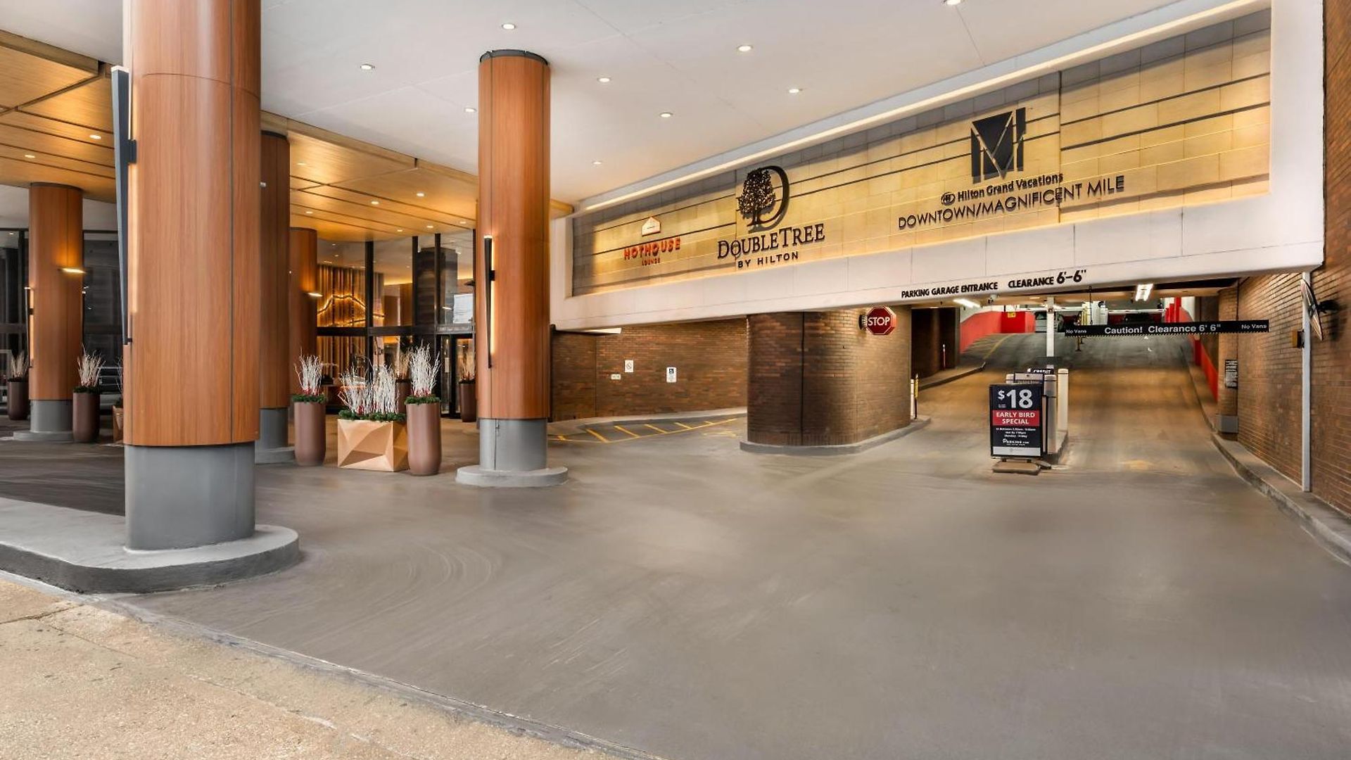 Hilton Grand Vacations Club Magnificent Mile Hotel 3*