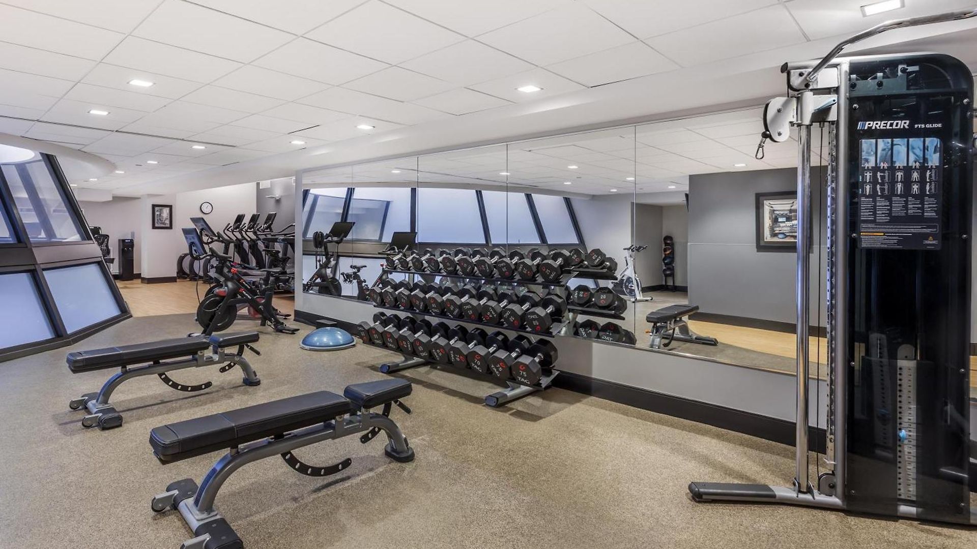 Hilton Grand Vacations Club Magnificent Mile Hotel