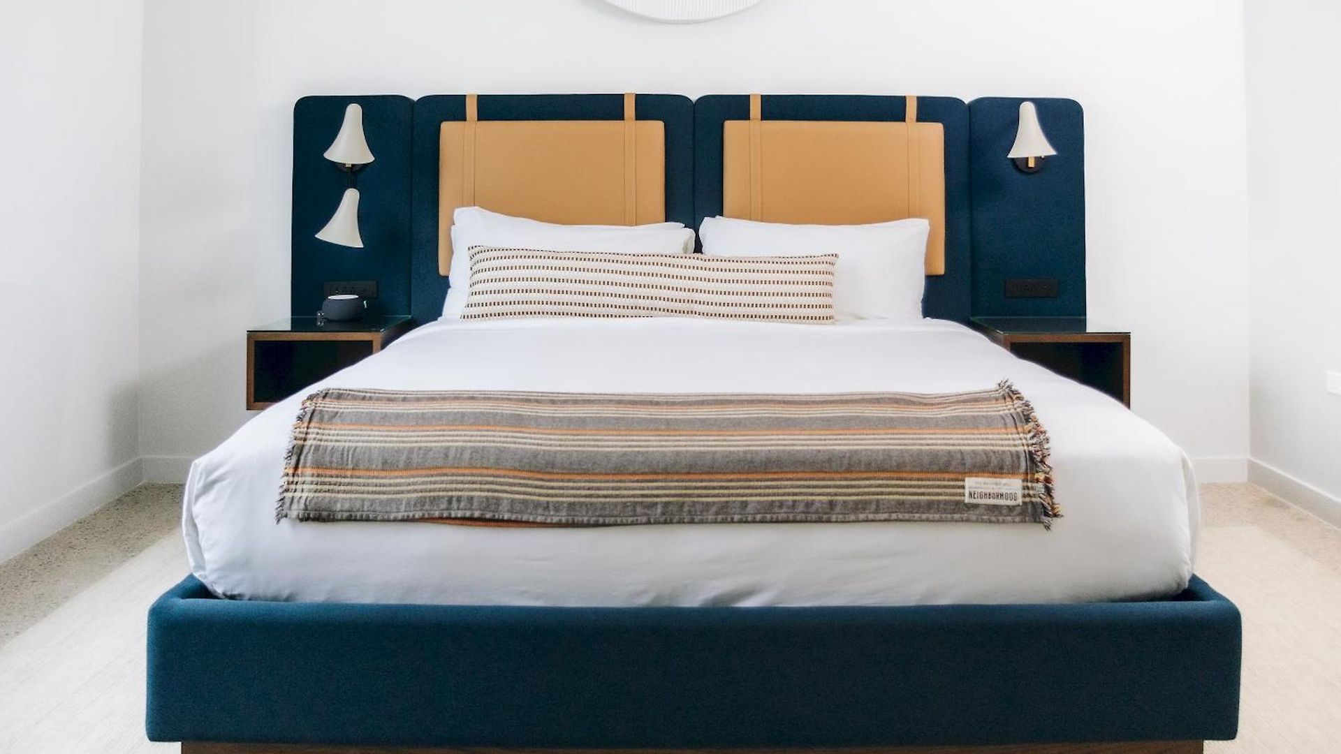 The Neighborhood - Little Italy Apartment *