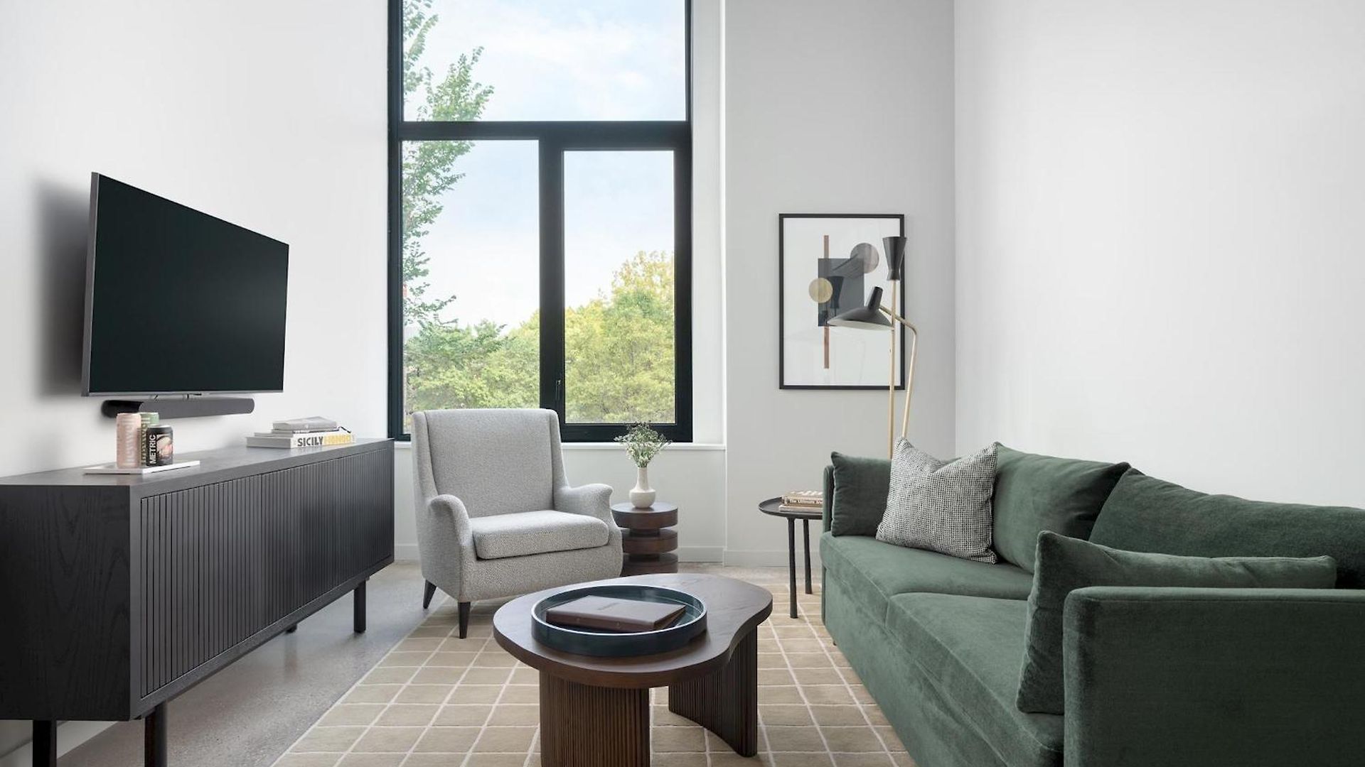 The Neighborhood - Little Italy Apartment *