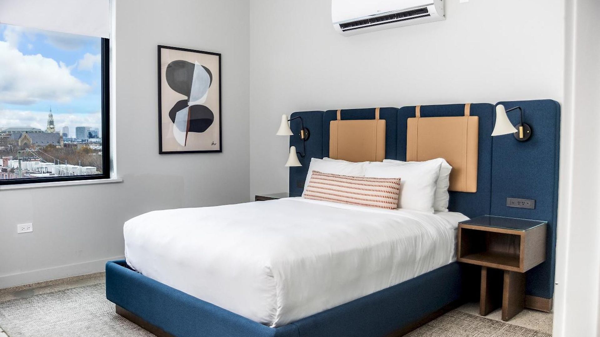 The Neighborhood - Little Italy Apartment *