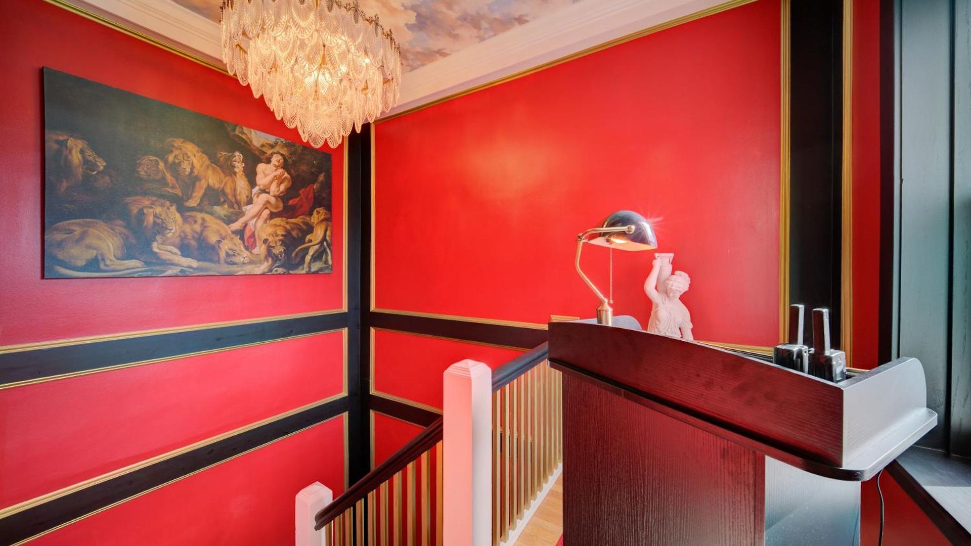 The Twin Lions: Bespoke Travel W/ Speakeasy* Apartment Chicago