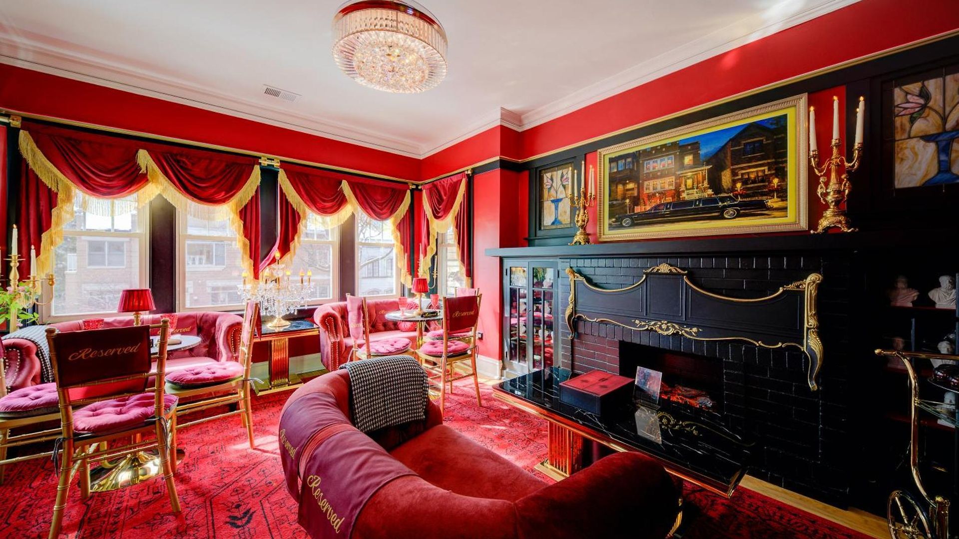 Apartment The Twin Lions: Bespoke Travel W/ Speakeasy* *