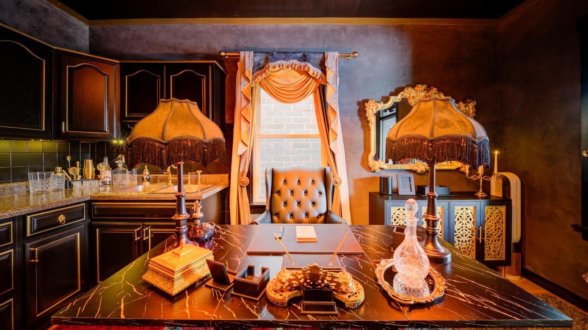 Apartment The Twin Lions: Bespoke Travel W/ Speakeasy* Chicago