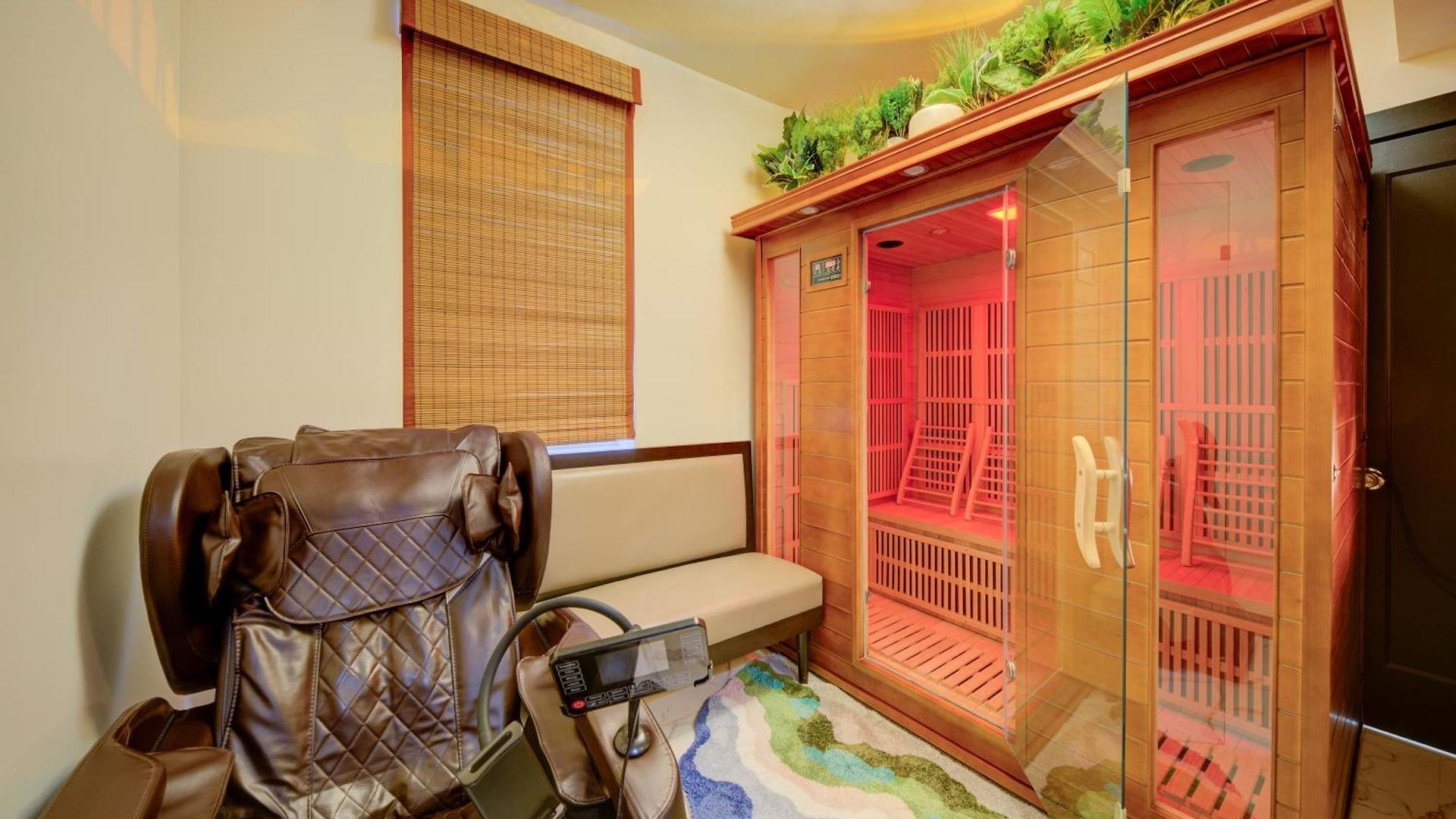 The Twin Lions: Bespoke Travel W/ Speakeasy* * Chicago