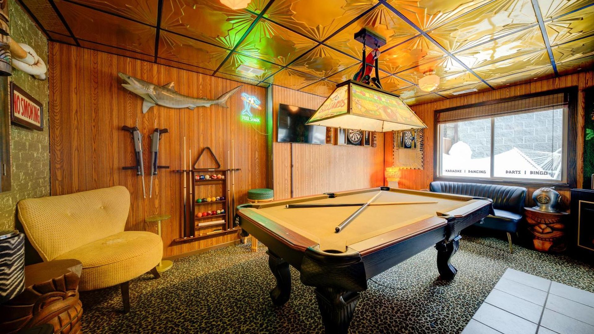 Apartment The Twin Lions: Bespoke Travel W/ Speakeasy* Chicago