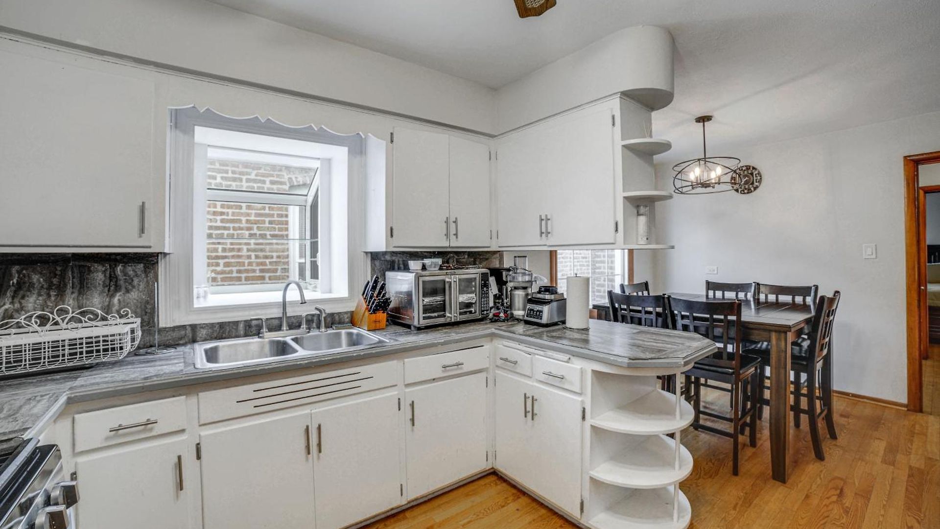 Holiday home Commuter-friendly In Chicago's South Side *