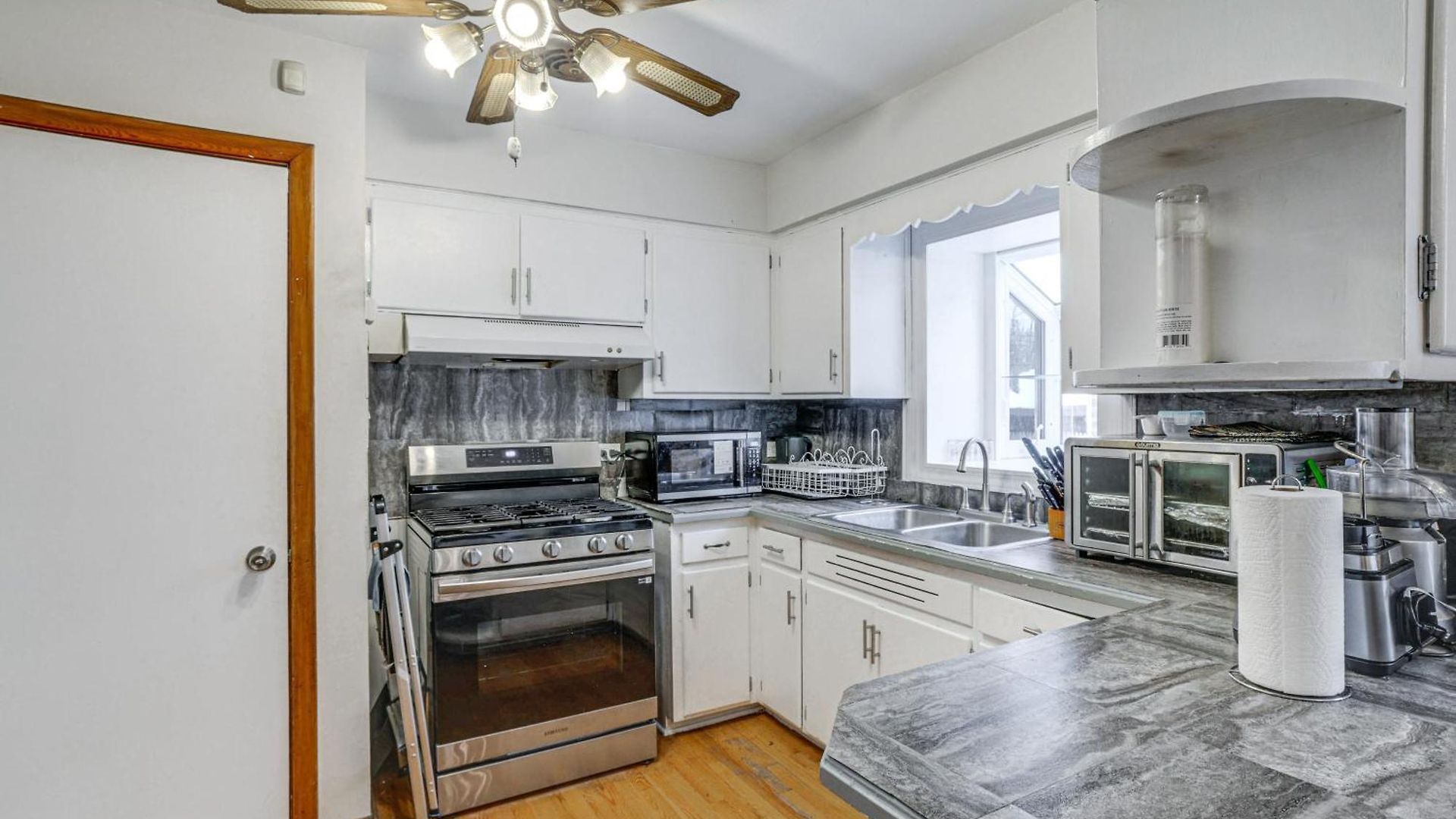 Commuter-friendly In Chicago's South Side Holiday home Chicago