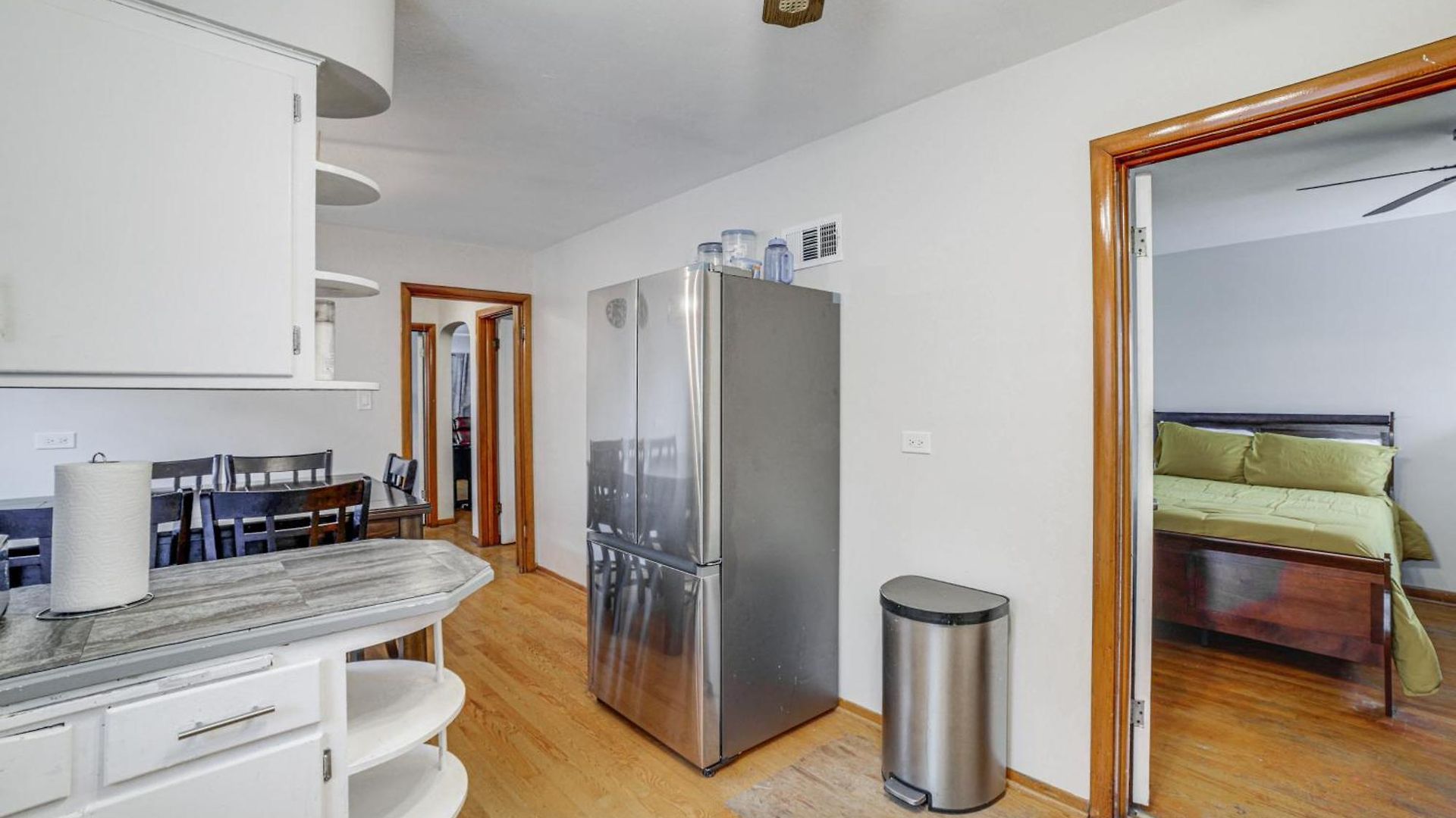 Commuter-friendly In Chicago's South Side Holiday home