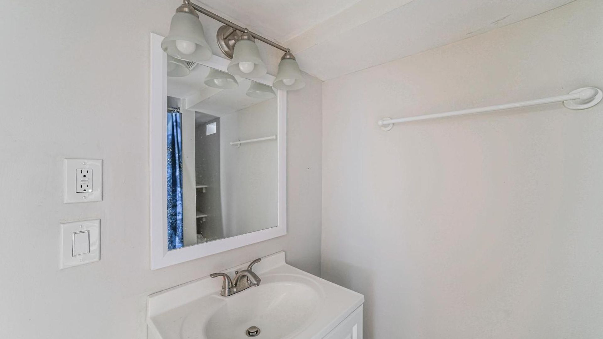 Commuter-friendly In Chicago's South Side Holiday home *
