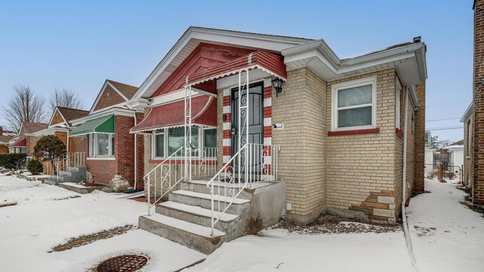 Commuter-friendly In Chicago's South Side * Chicago