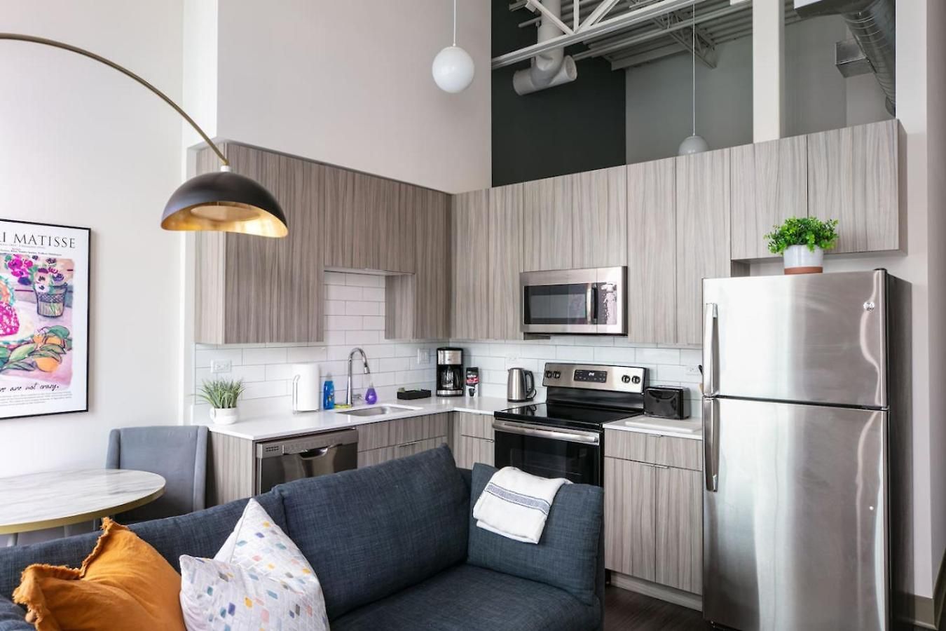 Downtown Mich Ave - 6 Penthouses, Sleep 25