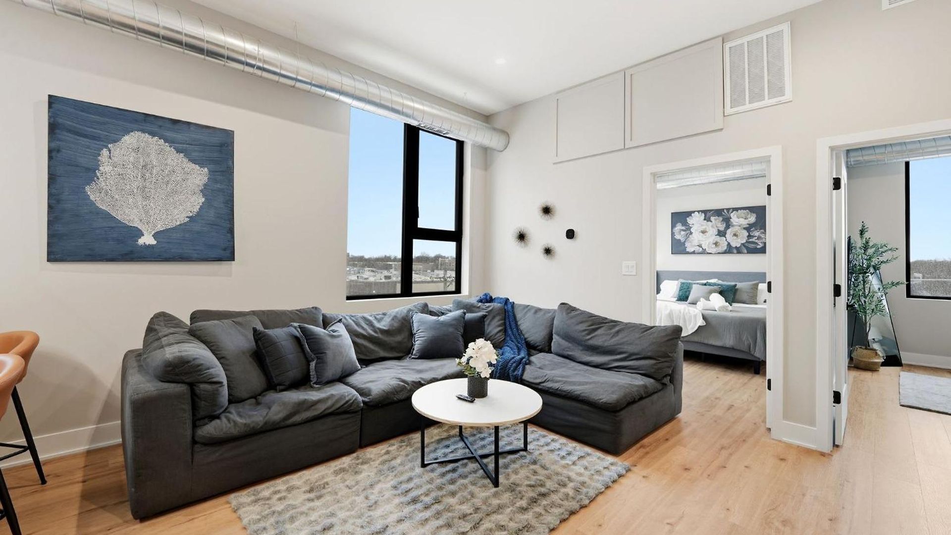 Apartment Edgewater With Free Parking Gym Modern Living