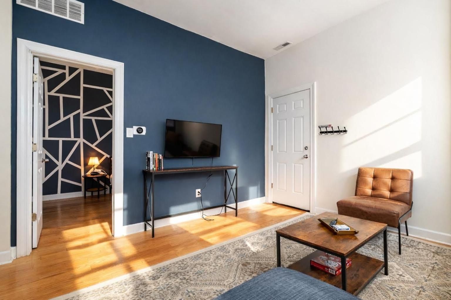 Flexhome Ukrainian Village 2br - Private Balcony & Walkable Location * Chicago