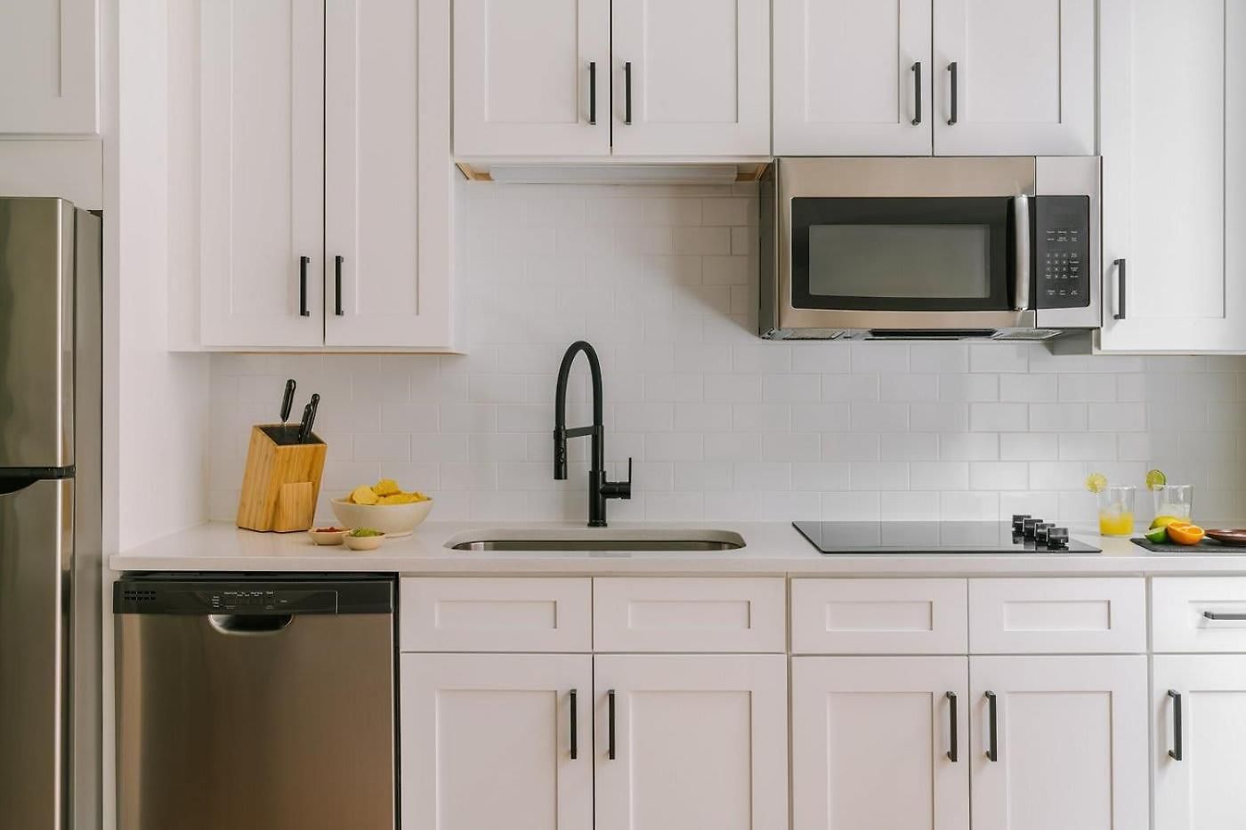 Livn Millennium Park Downtown Apartment *