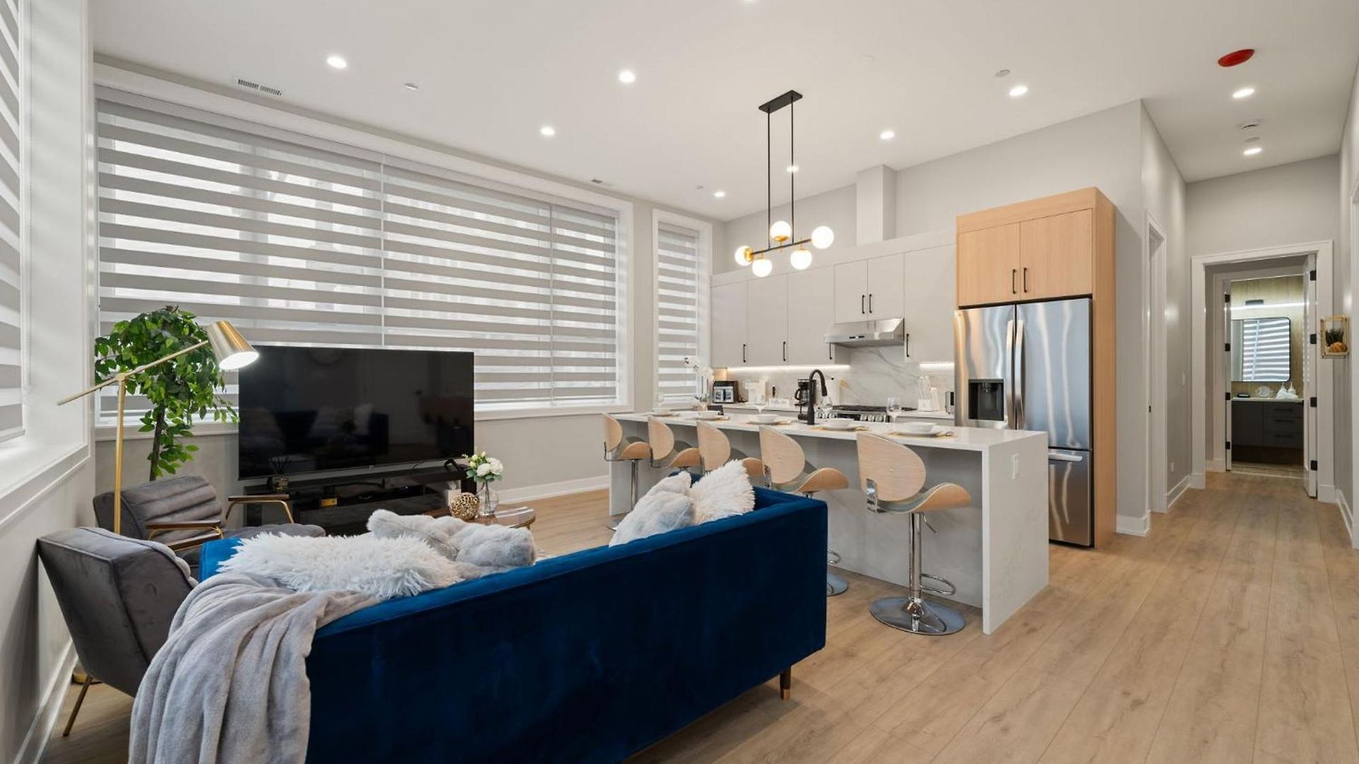 Modern 2-bd 2-ba Retreat Near Medical District * Chicago