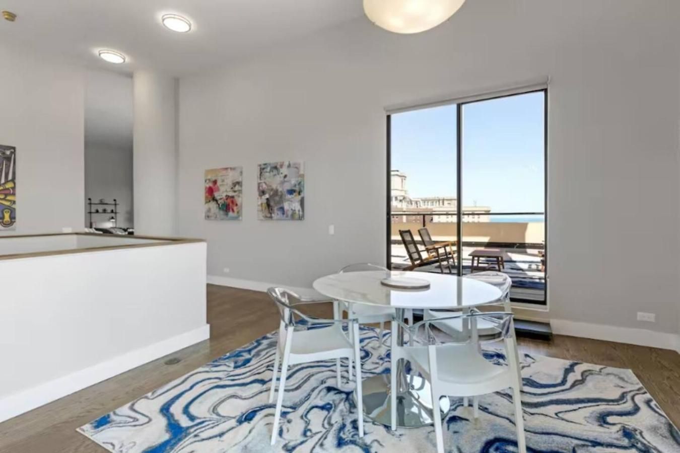 Lux Dtown Penthouses 9bd-9ba Sleep 25 Parking, Pool, Gym