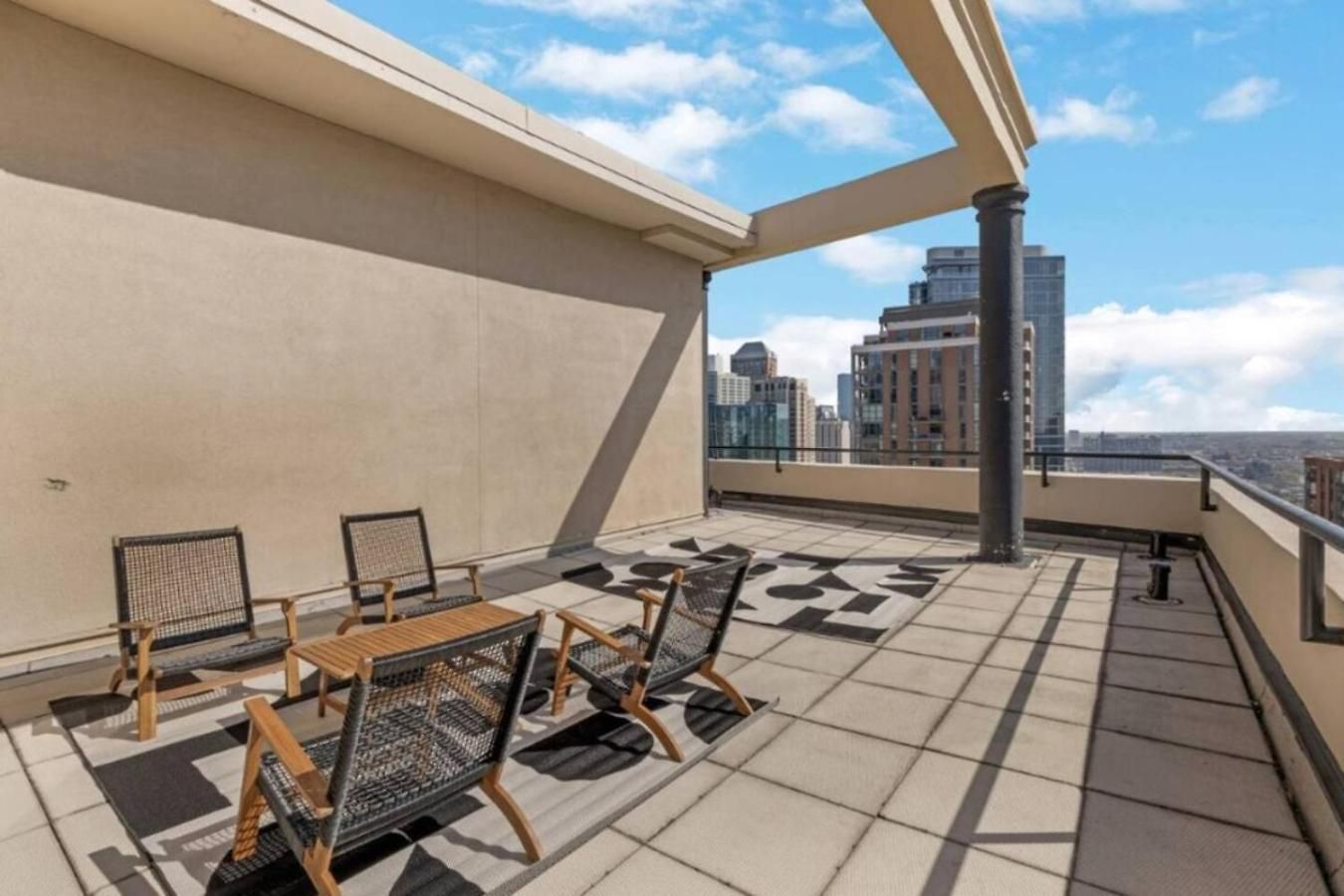 Lux Dtown Penthouses 9bd-9ba Sleep 25 Parking, Pool, Gym Chicago