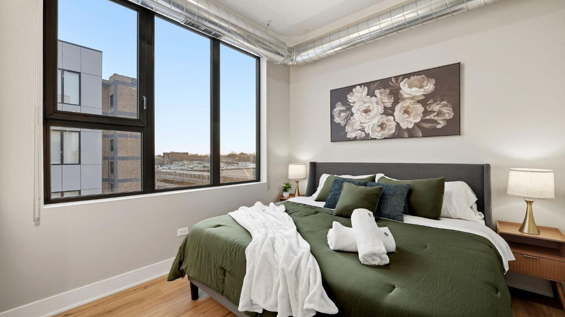 Edgewater With Free Parking Gym Modern Living Apartment *