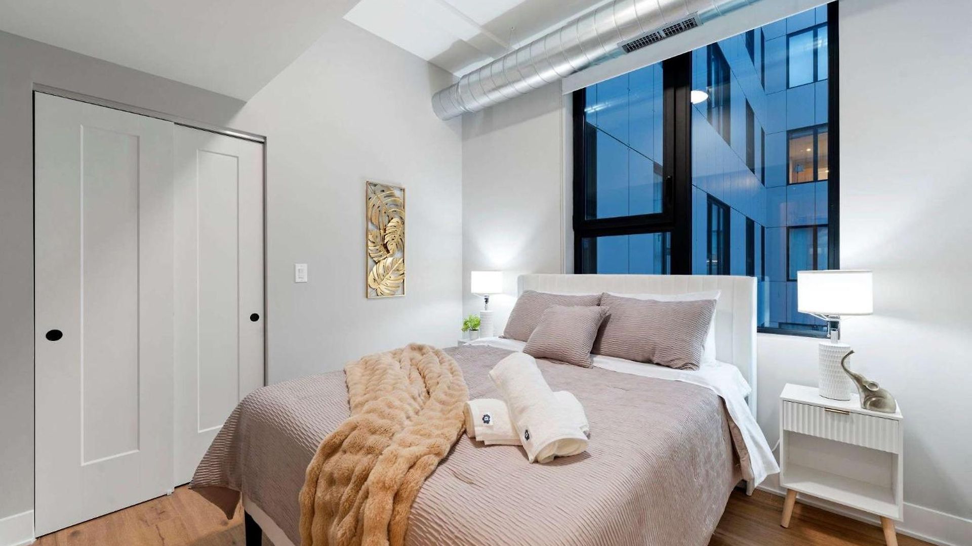 Steps From The Edgewater Modern 2bd 2ba Apartment Chicago