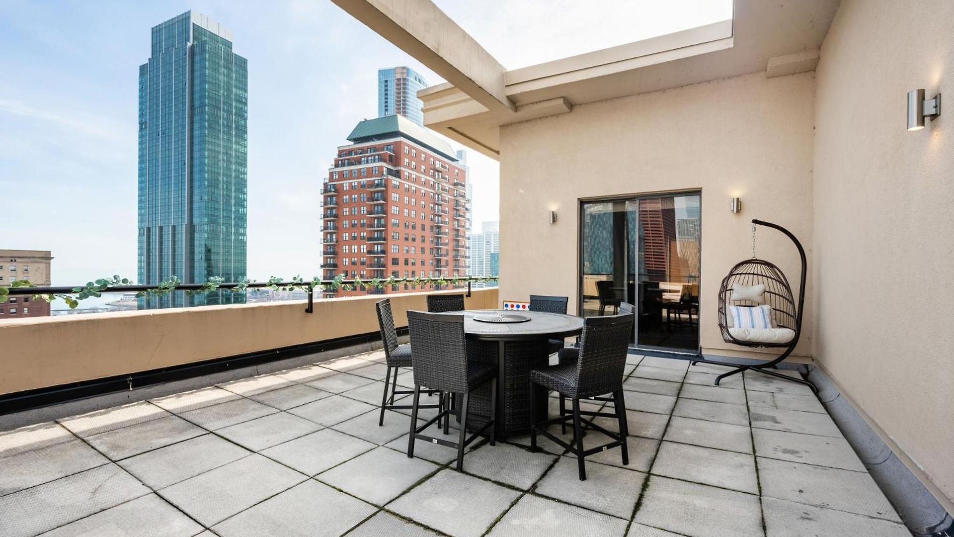 Downtown Penthouse 5bd Views Parking Gym Chicago