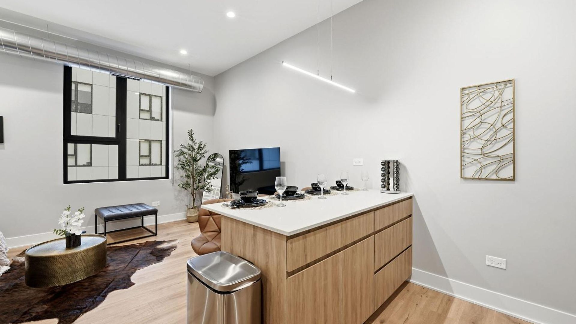 Comfy - Gym Free Parking & Modern Amenities Apartment *