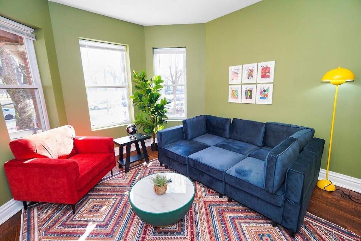 King Bed 6br With Pool Table Sleeps 16 Near Humboldt Park Chicago