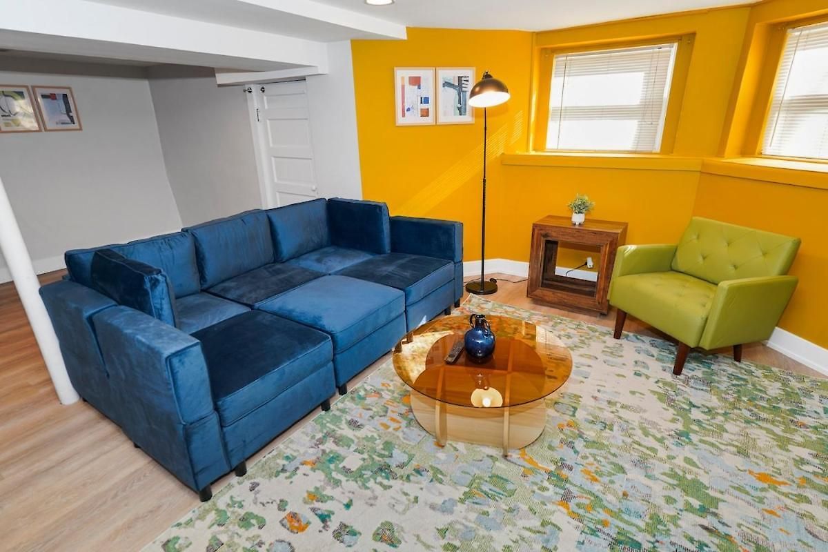 Apartment King Bed 6br With Pool Table Sleeps 16 Near Humboldt Park Chicago