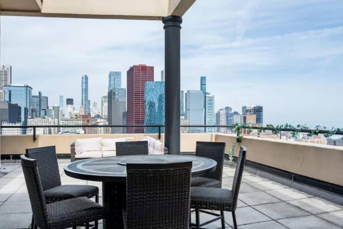 Apartment Lux Dtown Penthouses 9bd-9ba Sleep 25 Parking, Pool, Gym Chicago