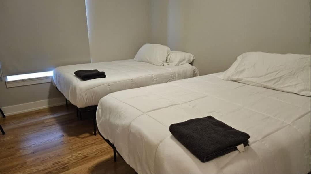 Renovated 3 Bedroom Downtown Pilsen Apartment Chicago