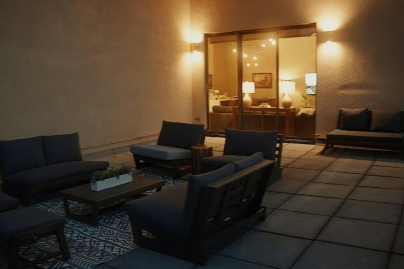 Downtown Penthouse 5bd Views Parking Gym
