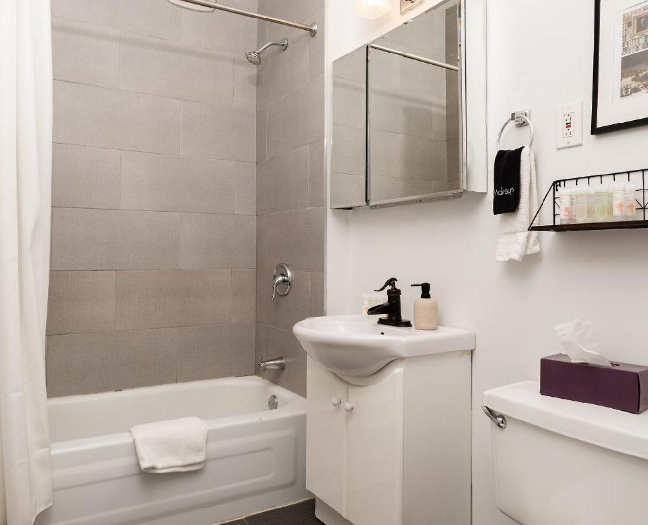 Apartment Flexhome Ukrainian Village 2br - Private Balcony & Walkable Location Chicago