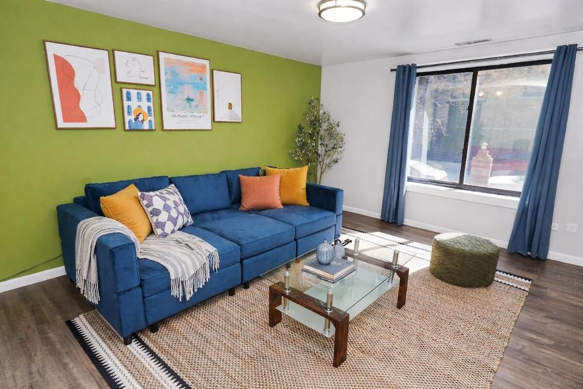3 King Beds Near Wicker Park