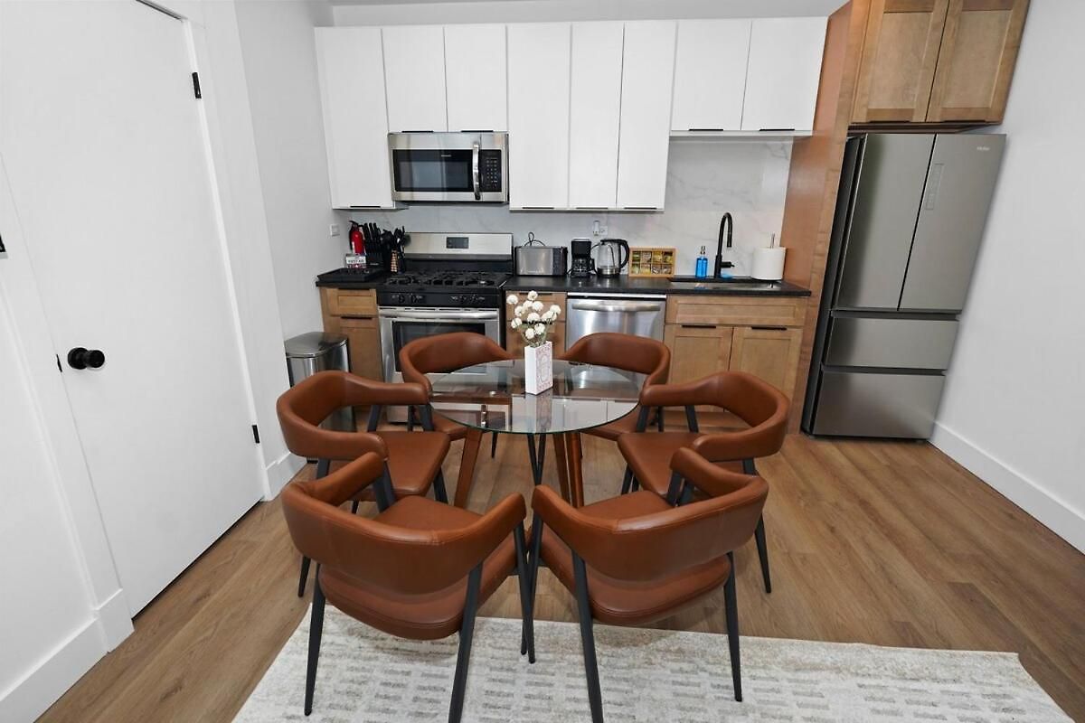 3br King Beds Sleeps 8 Near Humboldt Park *