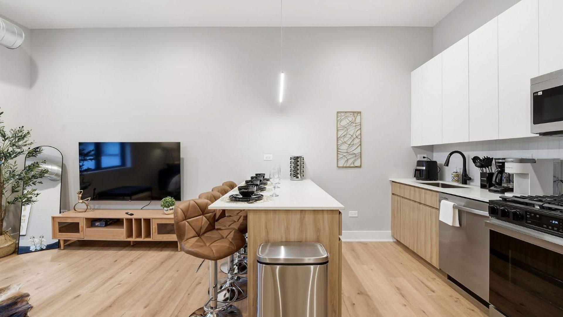 Comfy - Gym Free Parking & Modern Amenities *