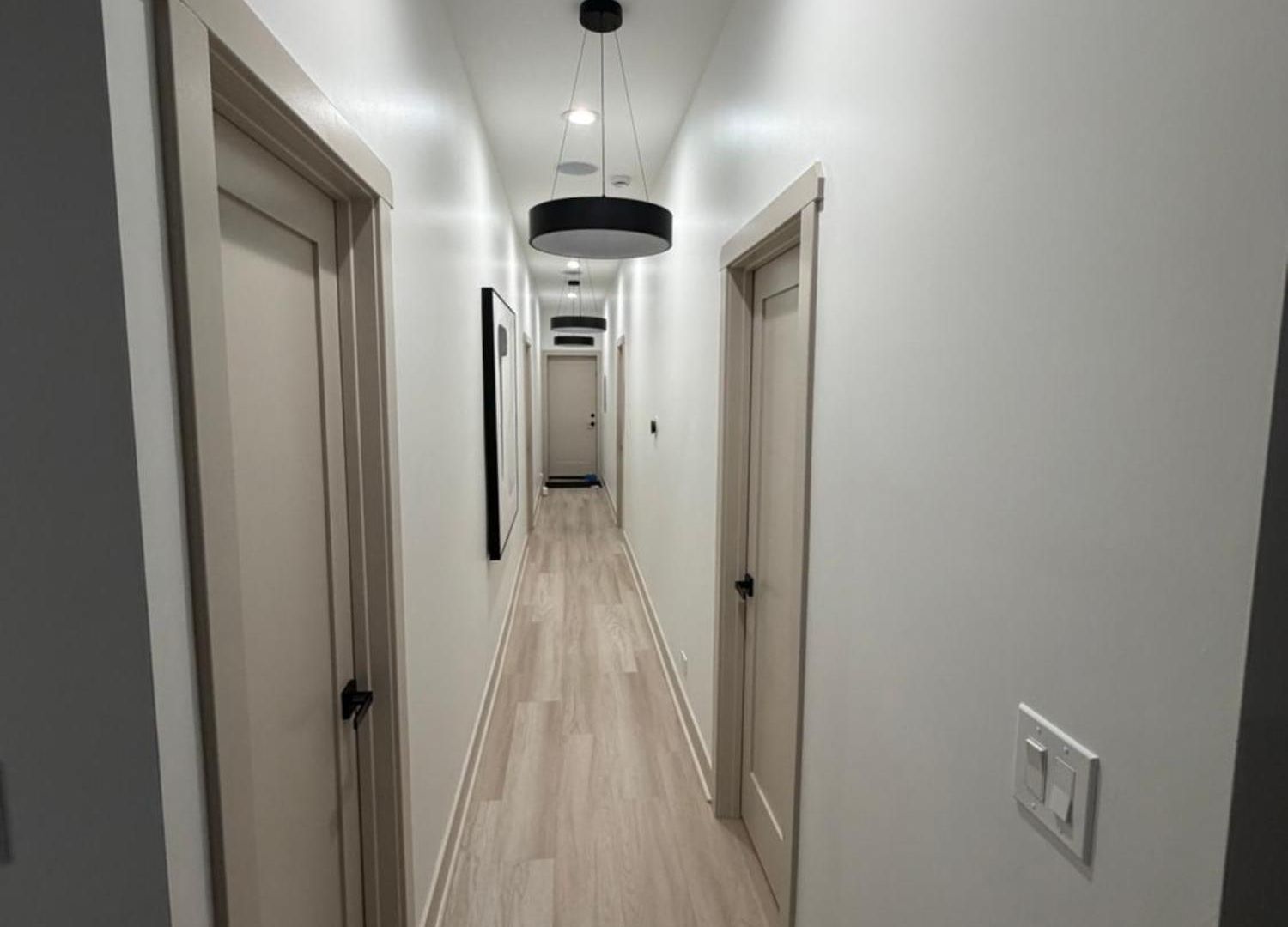 Luxury Living In Bronzeville Apartment *