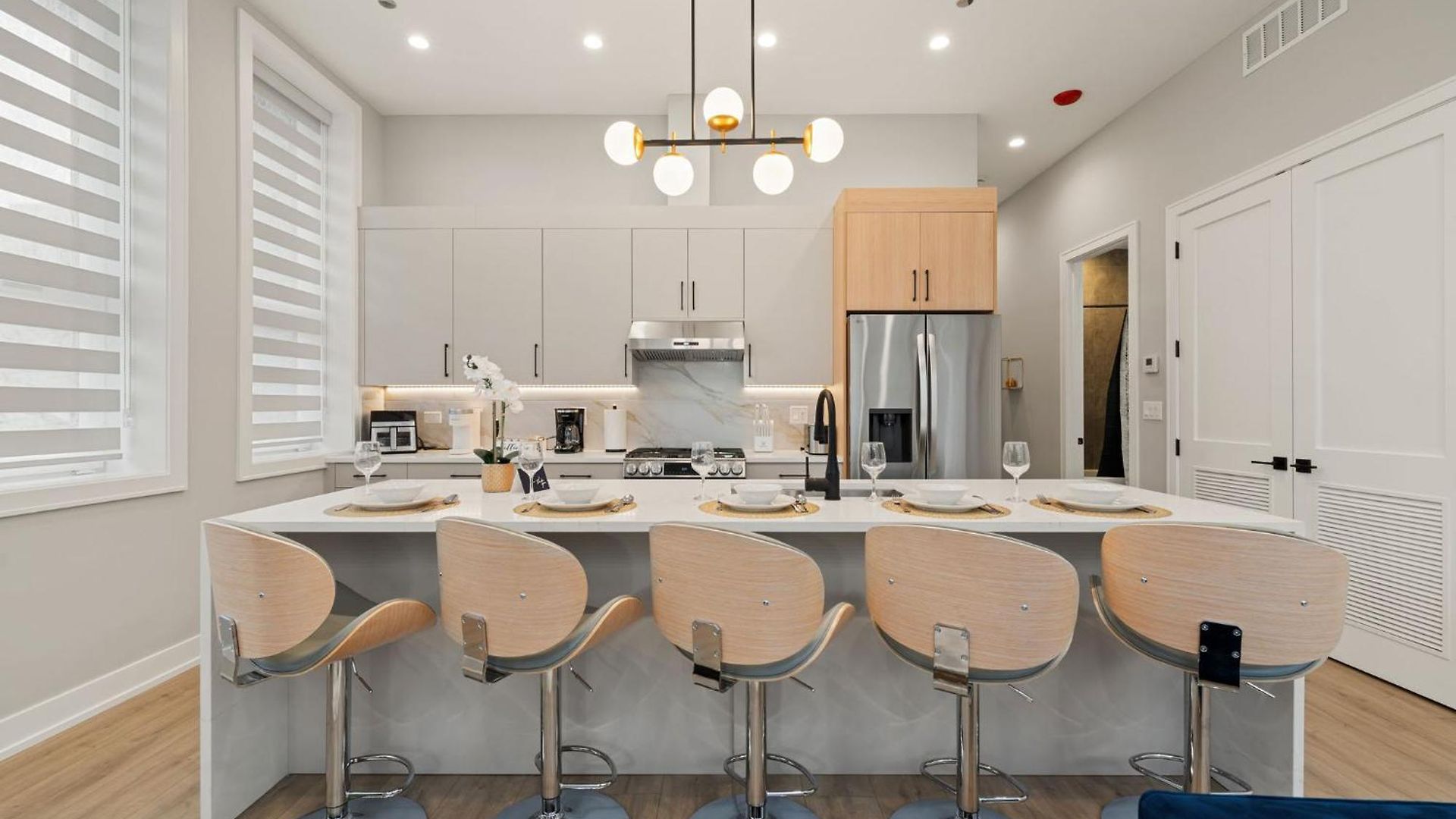 Modern 2-bd 2-ba Retreat Near Medical District