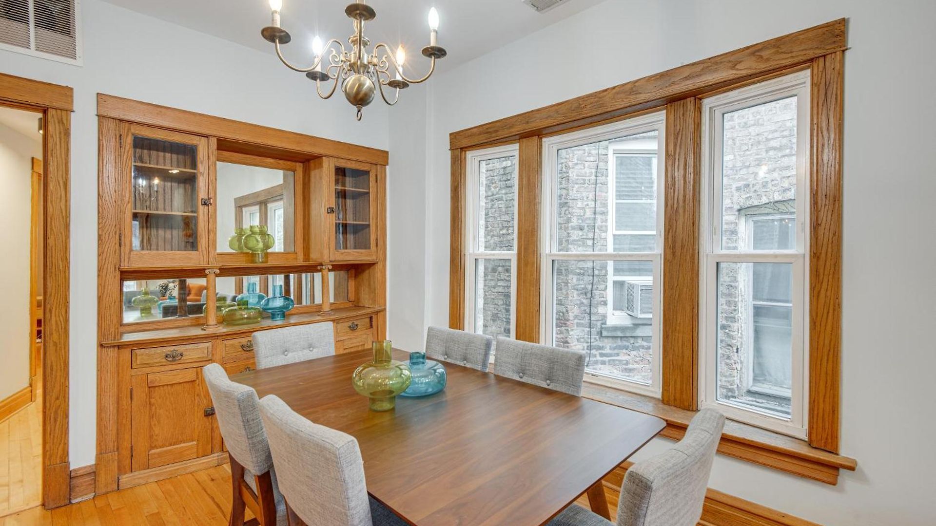 1 Mi To Wrigley! Quintessential Chi-town Greystone Holiday home Chicago