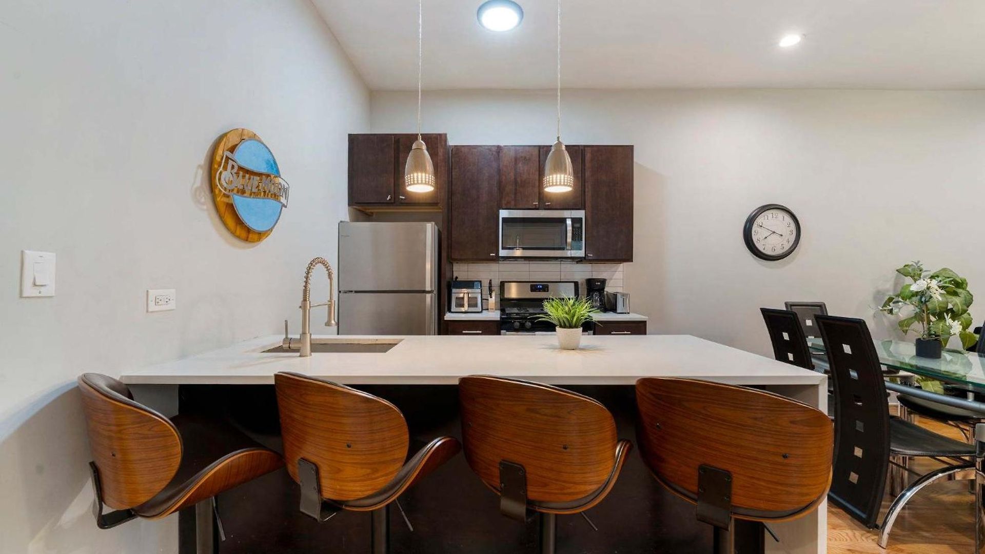 4br 3ba Pilsen Retreat - 10 Min From Downtown Apartment Chicago