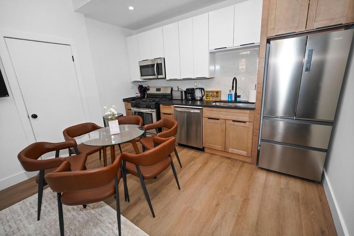 Apartment 3br King Beds Sleeps 8 Near Humboldt Park