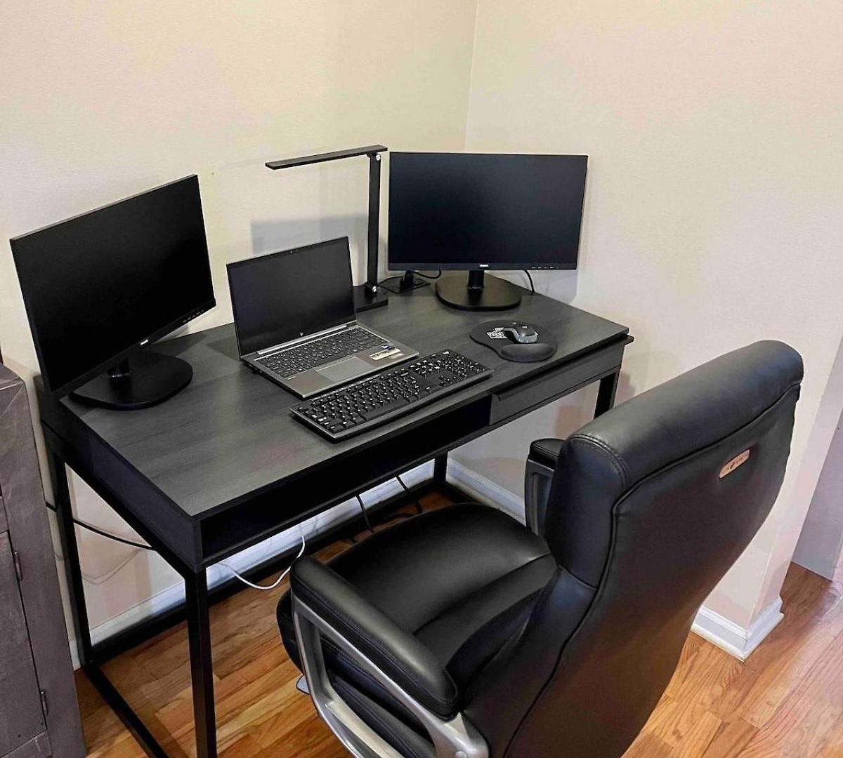 Spacious 2br Near Univ Of Away From Apartment *