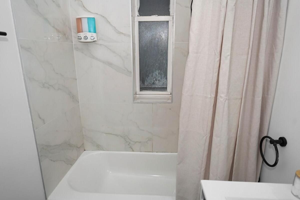 3br King Beds Sleeps 8 Near Humboldt Park *