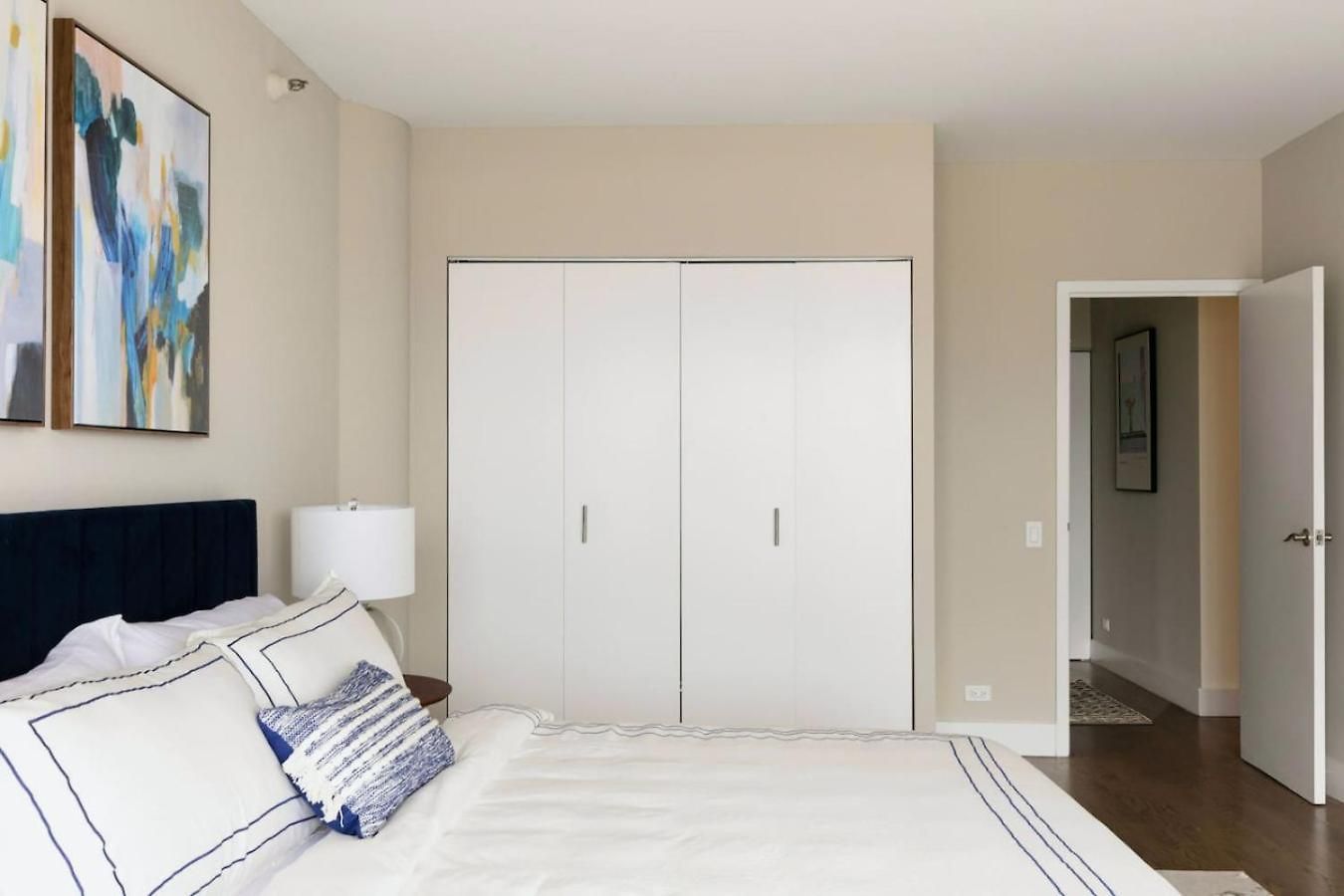 Lux Dtown Penthouses 9bd-9ba Sleep 25 Parking, Pool, Gym * Chicago